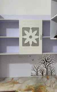 میز تحریر و کتابخانه