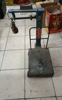 ترازو سنگی۳۰۰کیلویی