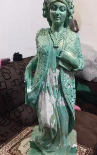 مجسمه مستوره اردلان