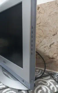 مانیتور الجی سالم