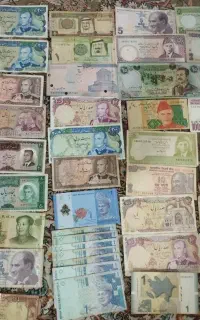 تعدادی سکه و اسکناس کلکسیونی