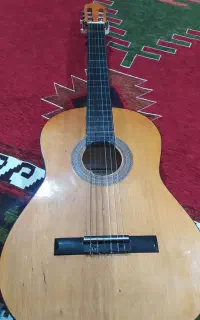 گیتار طرح یاماهاc40