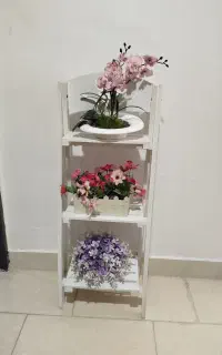 استند گل با گلدان ها