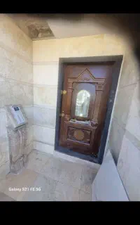 خانم برای انجام امور دفتری