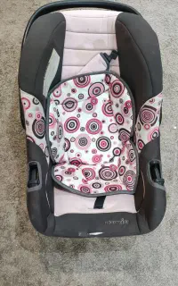 کریر و آغوش و صندلی ماشین سالم