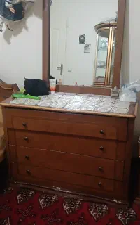 میز۴ کشو و آیینه چوب گردو سالم سالم