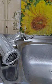 چرخ کوشت دستی قدیمی