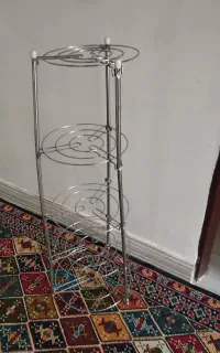 یک عدد استند وساعت