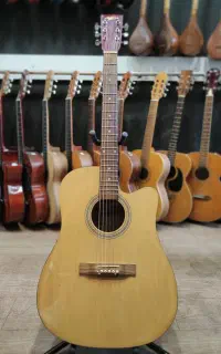 گیتار آکوستیک برند مگا اندونزی گالری موسیقی آرتیا