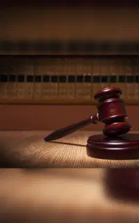 وکیل و مشاور حقوقی