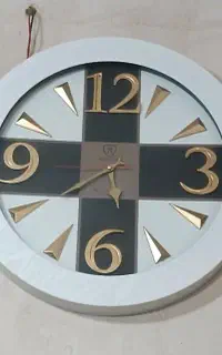 ساعت دیواری