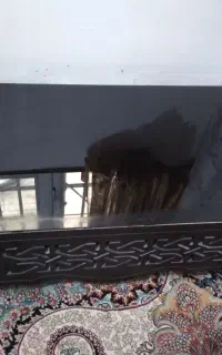 یک عدد میز جلو مبلی