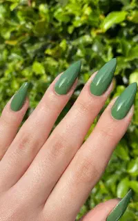 خدمات کاشت ناخن و آموزش همراه مدرک