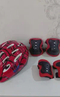 کلاه کاسکت ، زانو بند و آرنج بند کودک