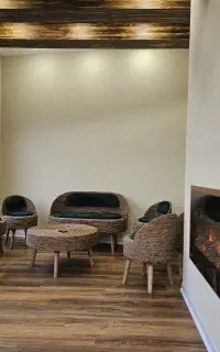نقاشی و رنگ آمیزی ساختمان .