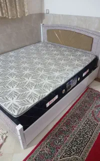 تخت و کمد