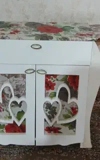 میز دوکاره اتو و چرخ خیاطی دومیلیون