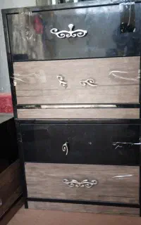 (پاتختی )کشو تخت