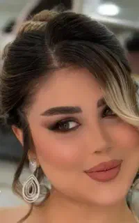 شینیون ۴۰۰ ومیکاپ ۴۰۰وشینیون میکاپ عروس فقط۱۵۰۰