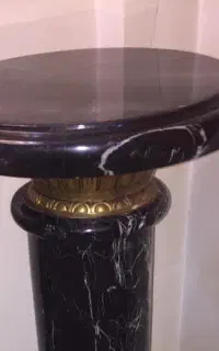پایه یا ستون سنگی پنجه شیر