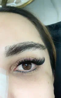 خدمات و آموزش تخصصی اکستنشن مژه
