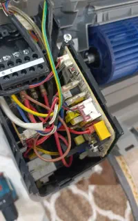 نصب سرویس گازگیری نشت یابی جابجایی وتعمیر کولر