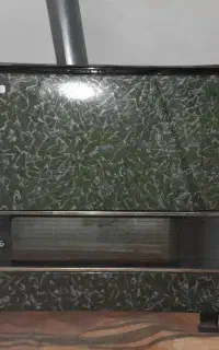 بخاری و میز تلویزیون