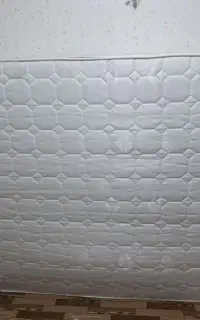 تخت خواب و پاتختی