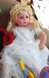 تعدادی عروسک خارجی وایرانی