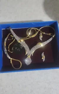 سرویس و النگو