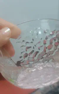 مقداری ظرف پذیرایی