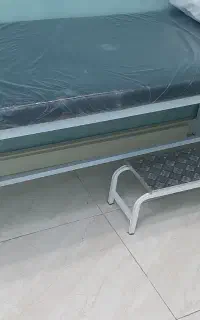 فروش ۵ عدد تخت معاینه و ۵ عدد تک پله