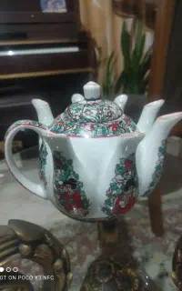 قوری قدیمی و عتیقه چینی هفت سر