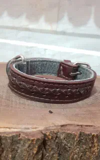 قلاده چرم طبیعی دست‌دوز
