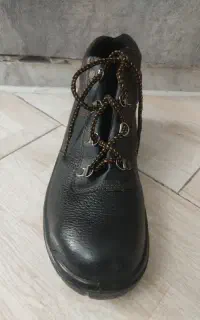 کفش ایمنی