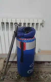 کیسه بوکس با دست گش و به همراه میله بارفیکس