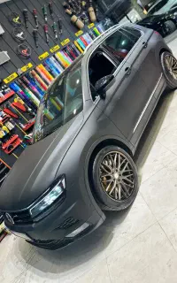 «مرکز تخصصی شیشه دودی و کاور بدنه اُتو دیزاین ۴۷»