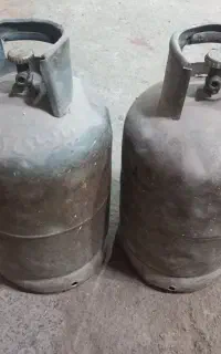 دو عدد کپسول گاز پرسی در حد نو