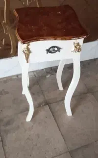 دو عدد میز چوبی زیبا و شیک