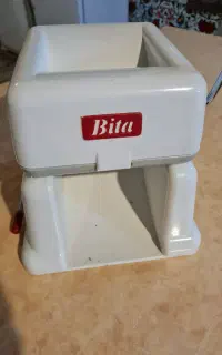 سبزی خردکن دستی قدیمی بیتا