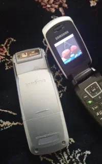 گوشی نوستالژیک سامسونگ مدل e250