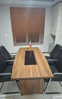 میز کنفرانس و صندلی اداری