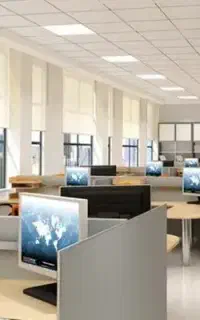 خانم آشنا به کامپیوتر و حسابداری