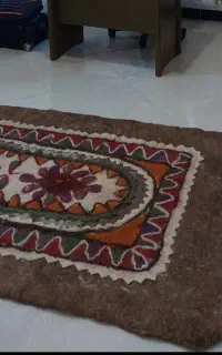نمد دستباف در حد دو ماه استفاده