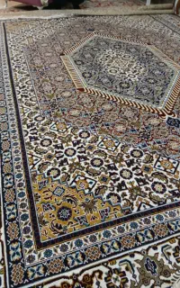 فرش عین ابریشم نرم