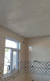 کارگر کاشیکاری
