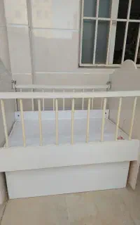 تخت و گهواره نوزاد