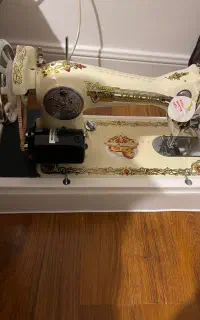 چرخ خیاطی ژانومه کلاسیک فلزی آکبند صفر