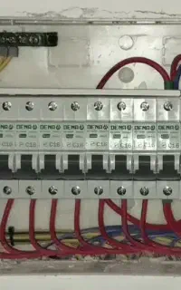 برقکار،سیم کشی،رفع اتصالی،کار درجه یک،قیمت منصفانه