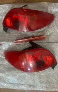 چراغ خطر عقب پژو ۲۰۶